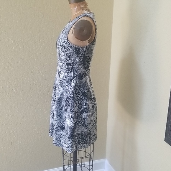 BCBG MAXAZRIA CASSANDRA BLACK/WHITE DRESS S - Picture 7 of 8